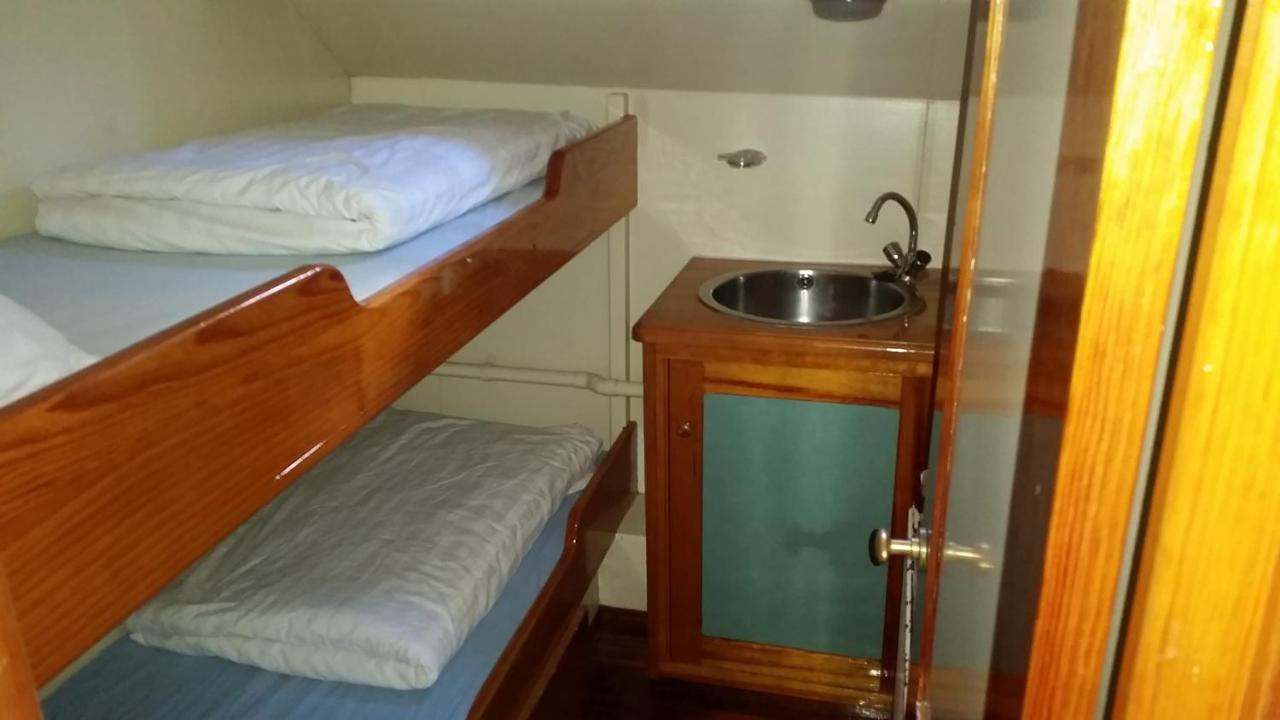 Tjalkjacht Pelikaan Enkhuizen Hostel Eksteriør bilde